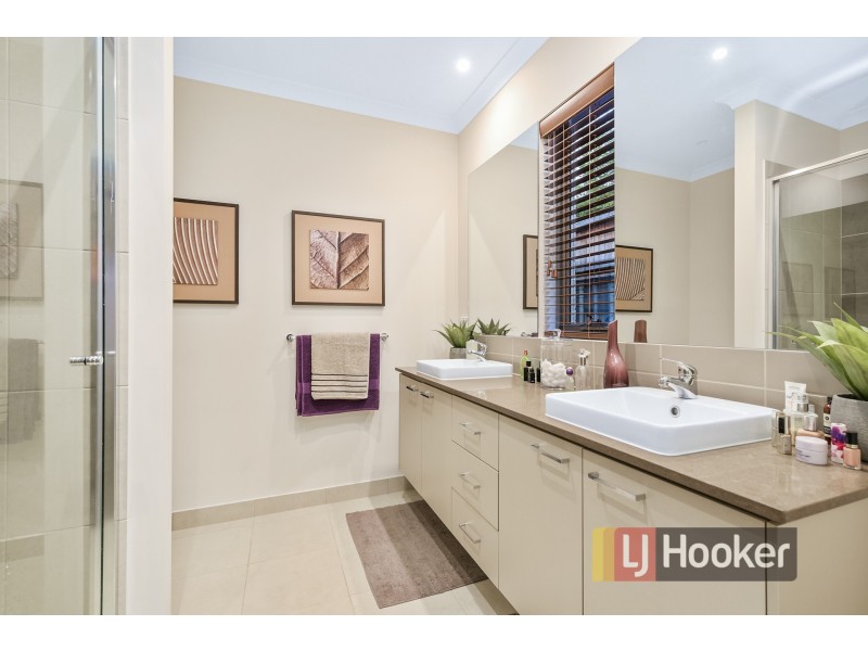 7 Lipizzan Way, Clyde North VIC 3978