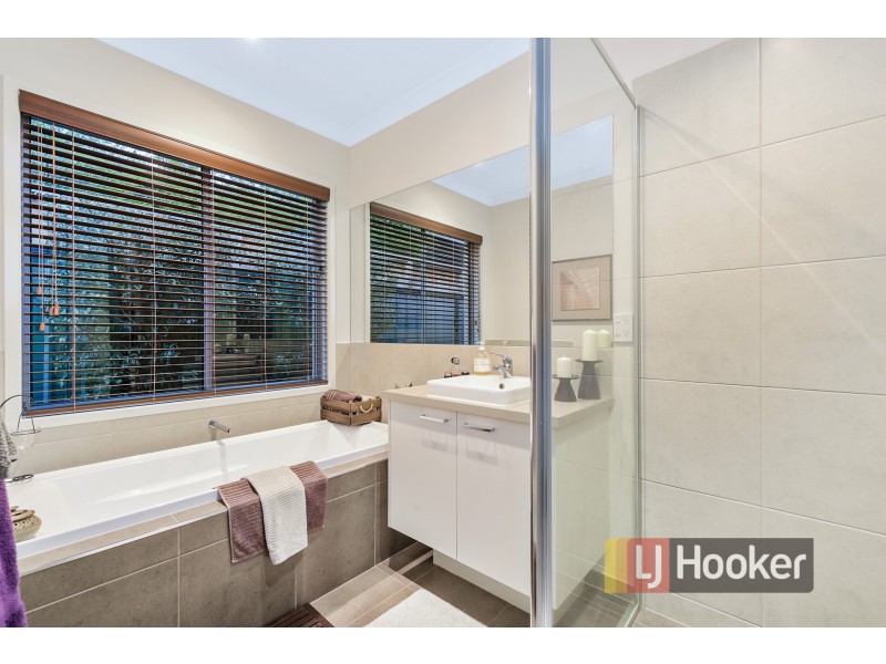 7 Lipizzan Way, Clyde North VIC 3978