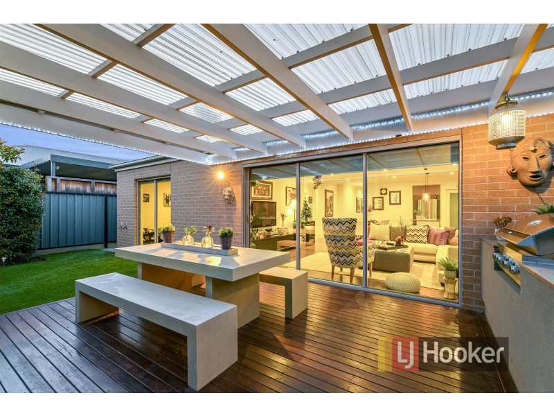 7 Lipizzan Way, Clyde North VIC 3978