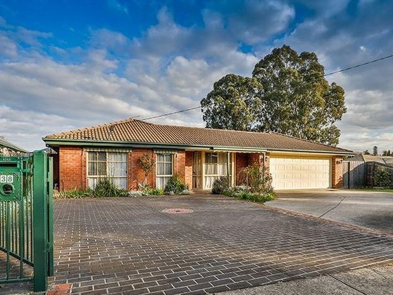 38 Henty Street, Pakenham VIC 3810