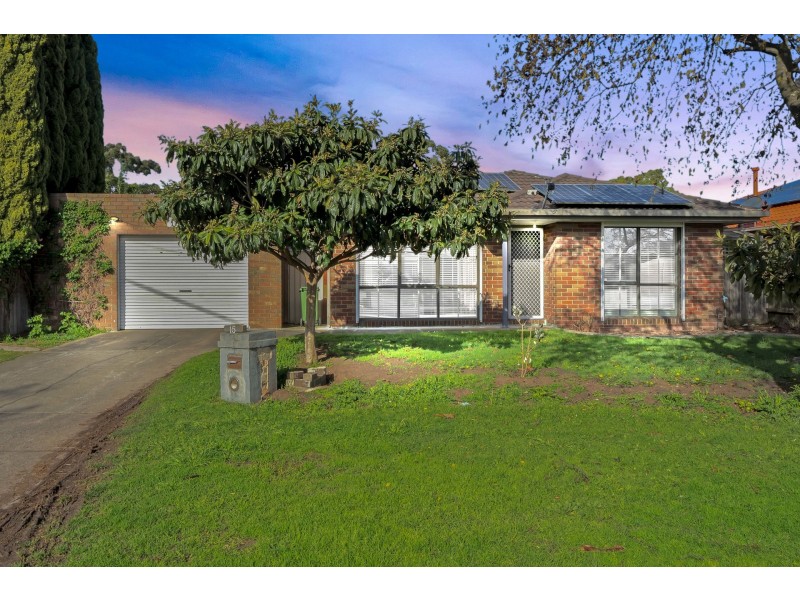 15 Ellindale Close, Hampton Park VIC 3976