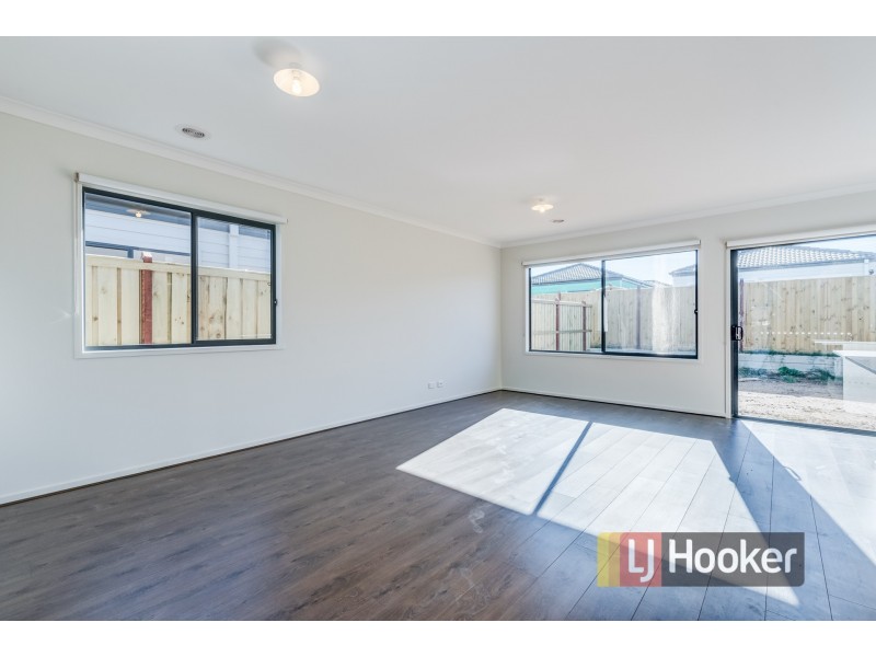 5 Rothschild Avenue, Clyde VIC 3978