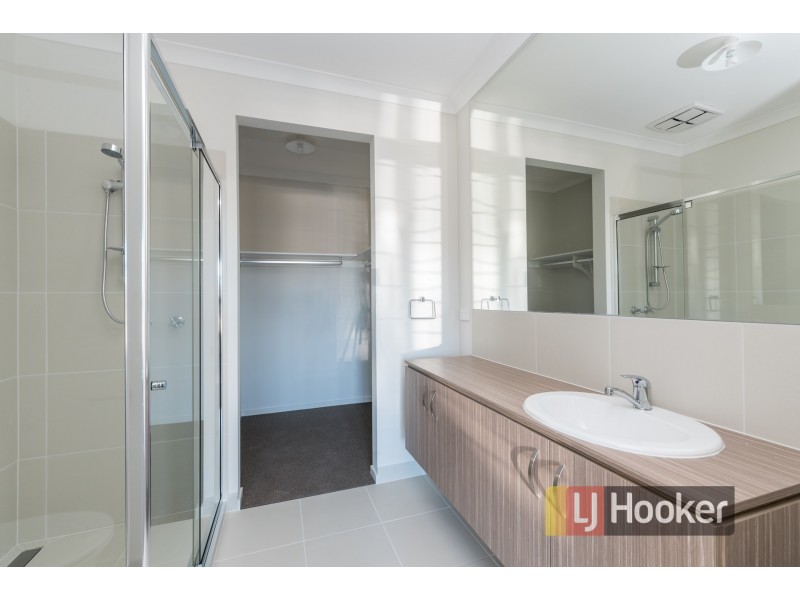 5 Rothschild Avenue, Clyde VIC 3978