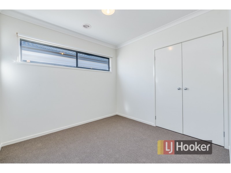 5 Rothschild Avenue, Clyde VIC 3978