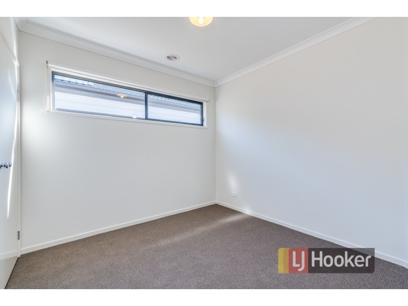 5 Rothschild Avenue, Clyde VIC 3978