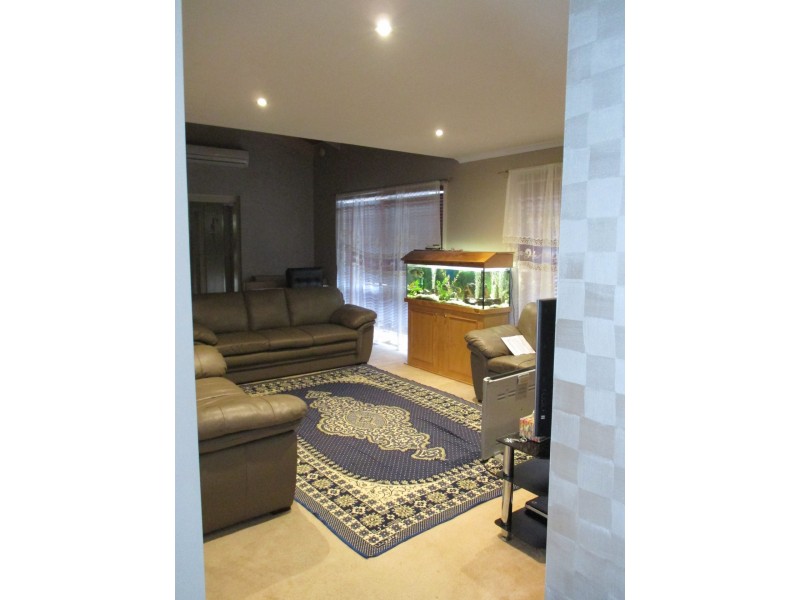 25 Melissa Court, Hampton Park VIC 3976