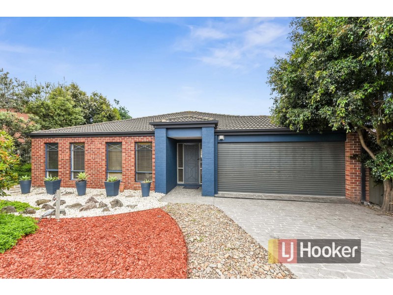 7 Winton Retreat, Cranbourne East VIC 3977
