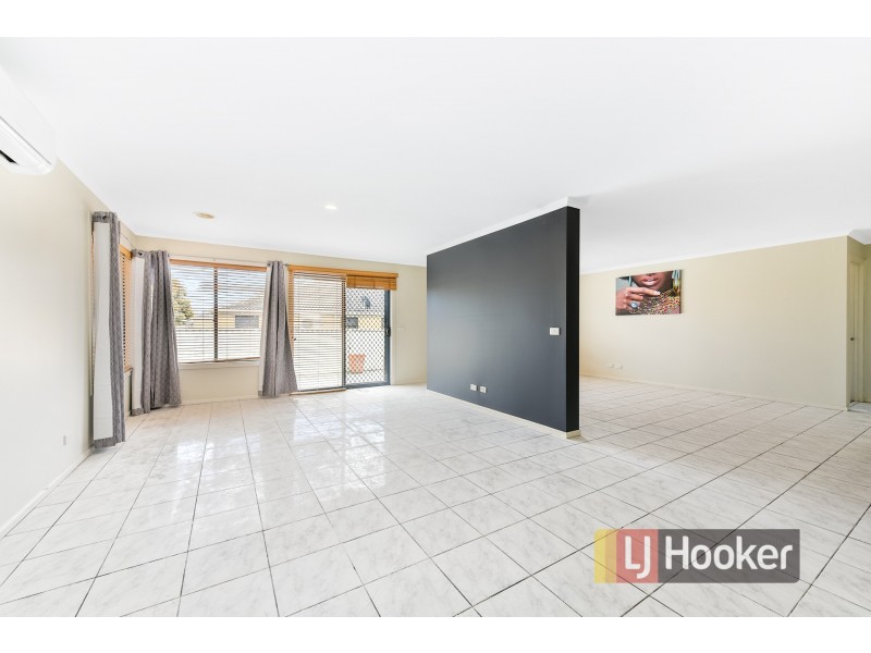 7 Winton Retreat, Cranbourne East VIC 3977