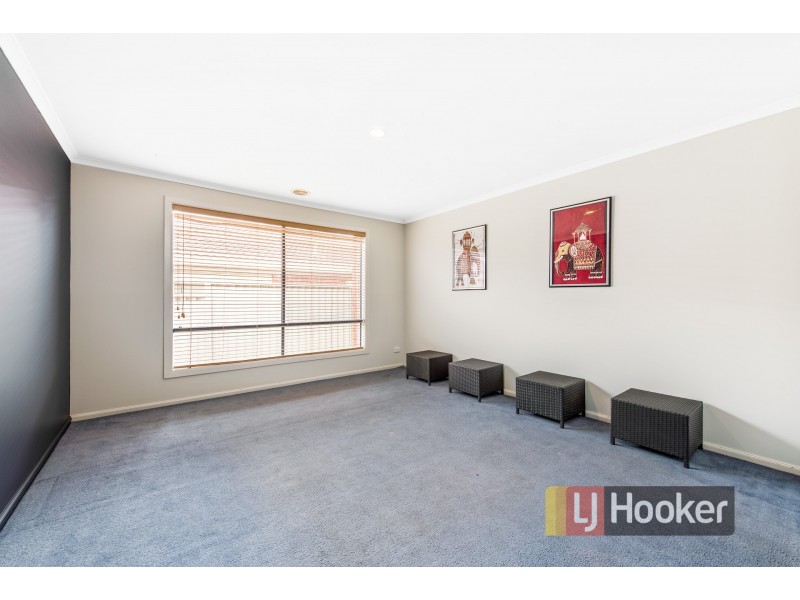 7 Winton Retreat, Cranbourne East VIC 3977