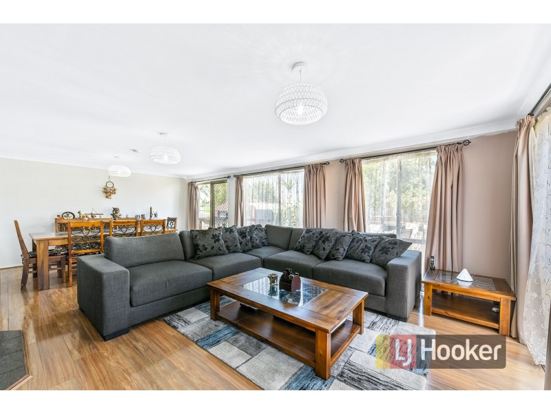 8 The Fairway, Hampton Park VIC 3976