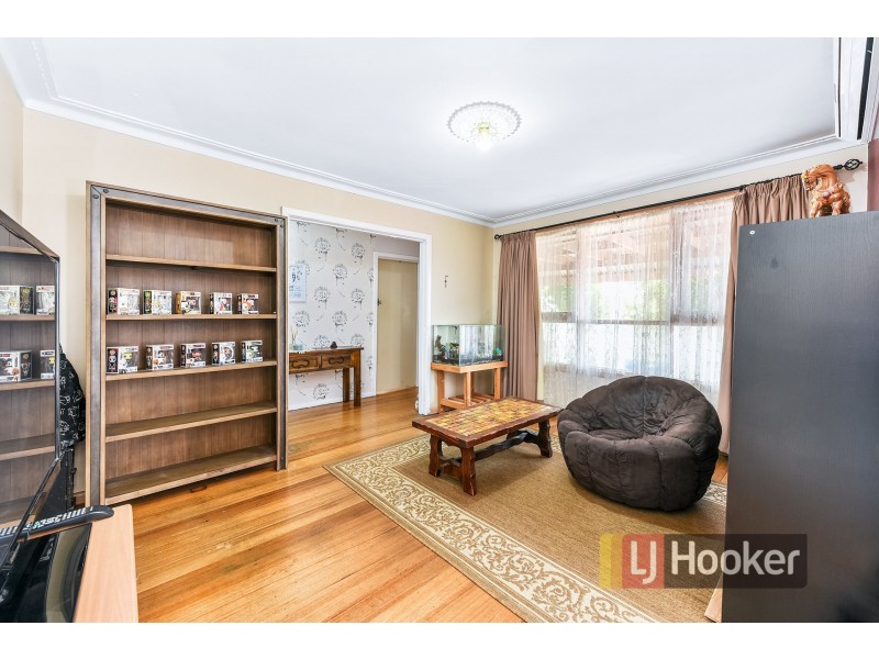 8 The Fairway, Hampton Park VIC 3976