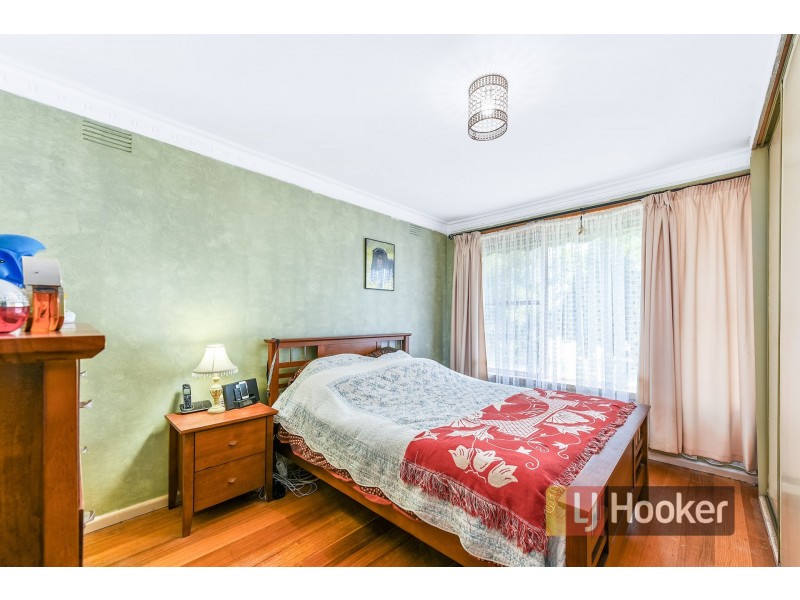 8 The Fairway, Hampton Park VIC 3976