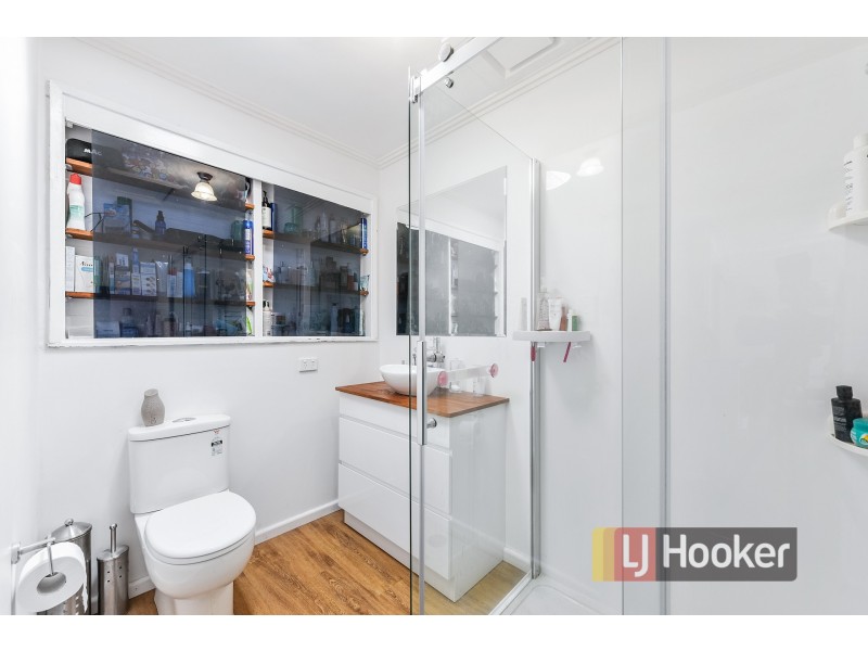 8 The Fairway, Hampton Park VIC 3976