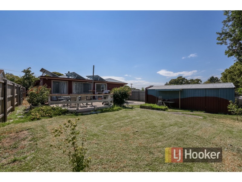 8 The Fairway, Hampton Park VIC 3976