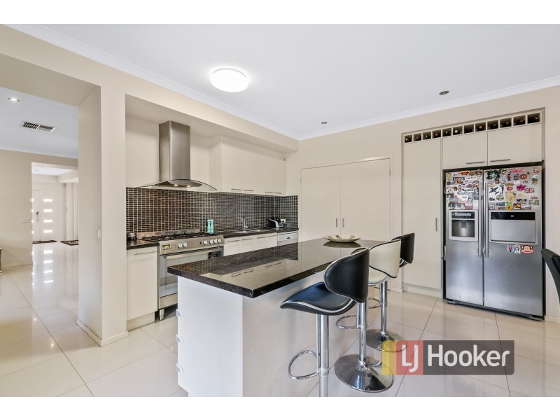 5 Boldrewood Place, Lynbrook VIC 3975