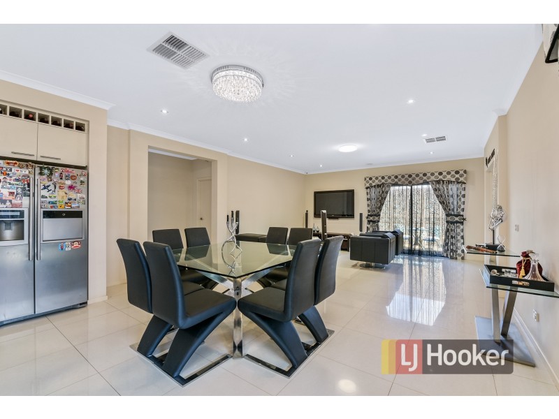 5 Boldrewood Place, Lynbrook VIC 3975