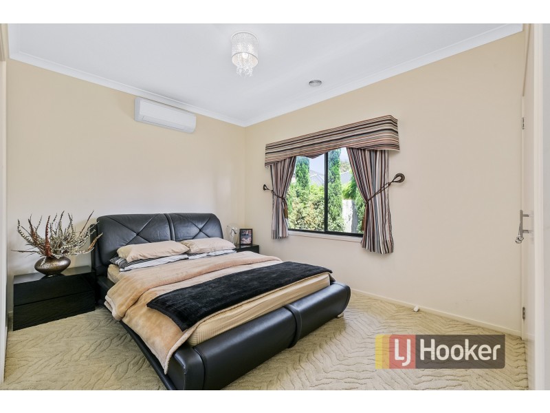 5 Boldrewood Place, Lynbrook VIC 3975