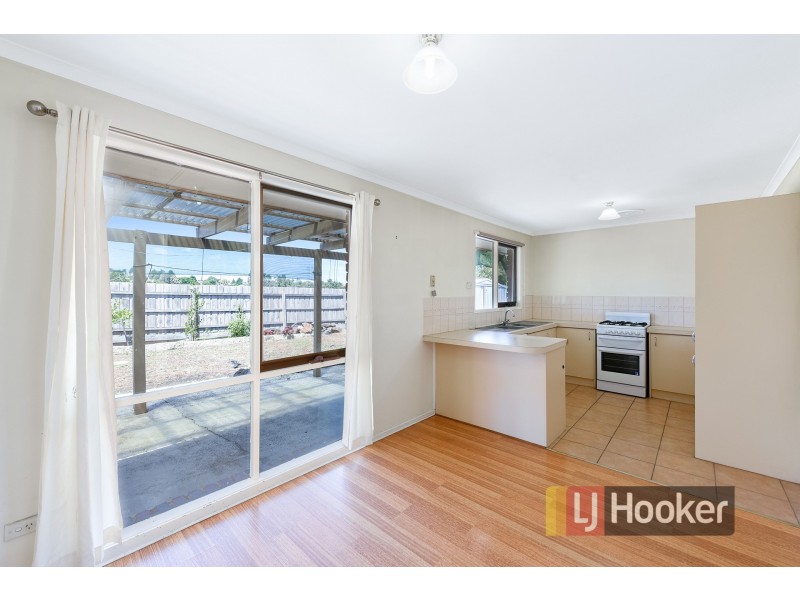 27 Simon Court, Hampton Park VIC 3976