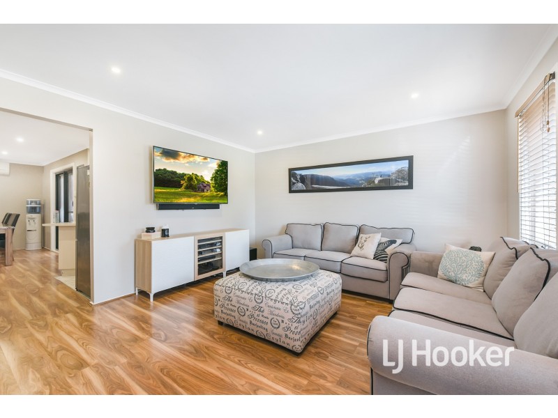 66 Edeys Run, Hampton Park VIC 3976