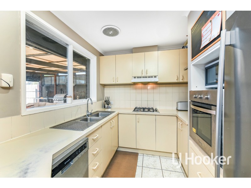 66 Edeys Run, Hampton Park VIC 3976