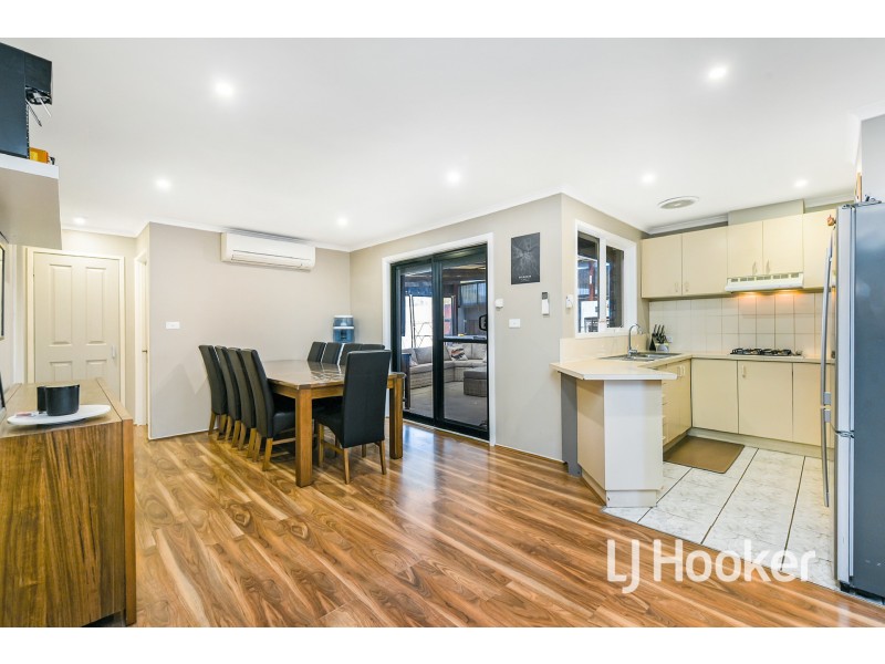66 Edeys Run, Hampton Park VIC 3976