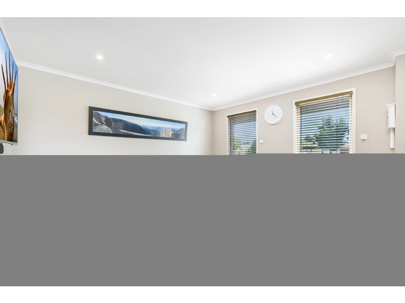 66 Edeys Run, Hampton Park VIC 3976