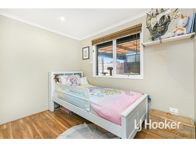 66 Edeys Run, Hampton Park VIC 3976