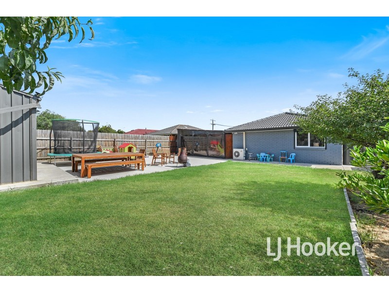 66 Edeys Run, Hampton Park VIC 3976