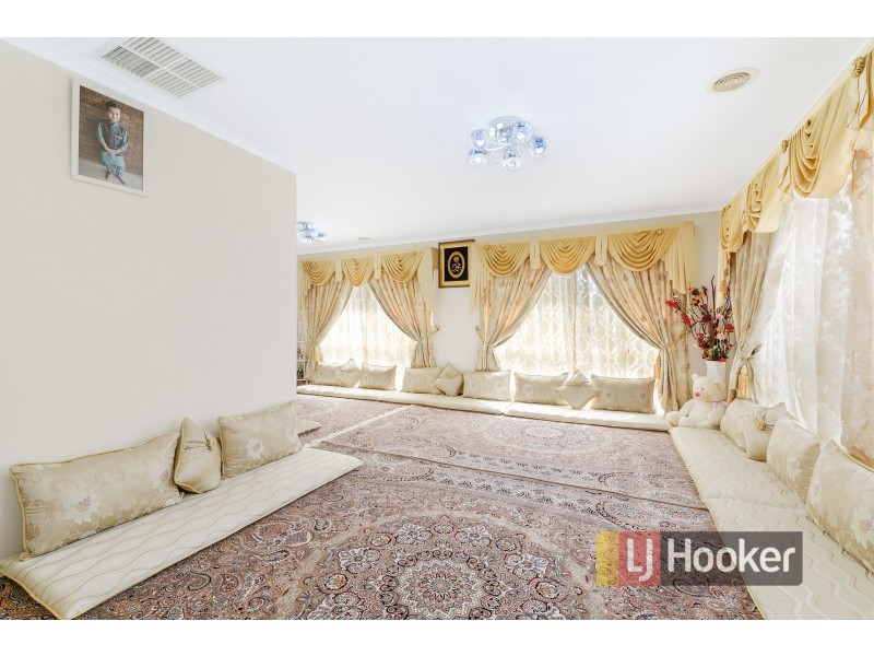 8 Hazeldean Court, Hampton Park VIC 3976