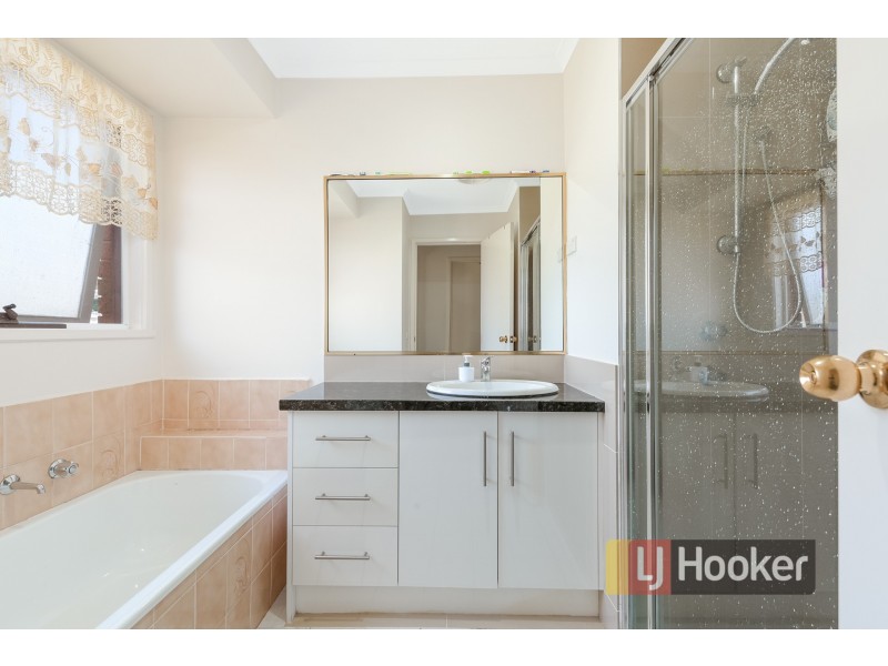 8 Hazeldean Court, Hampton Park VIC 3976