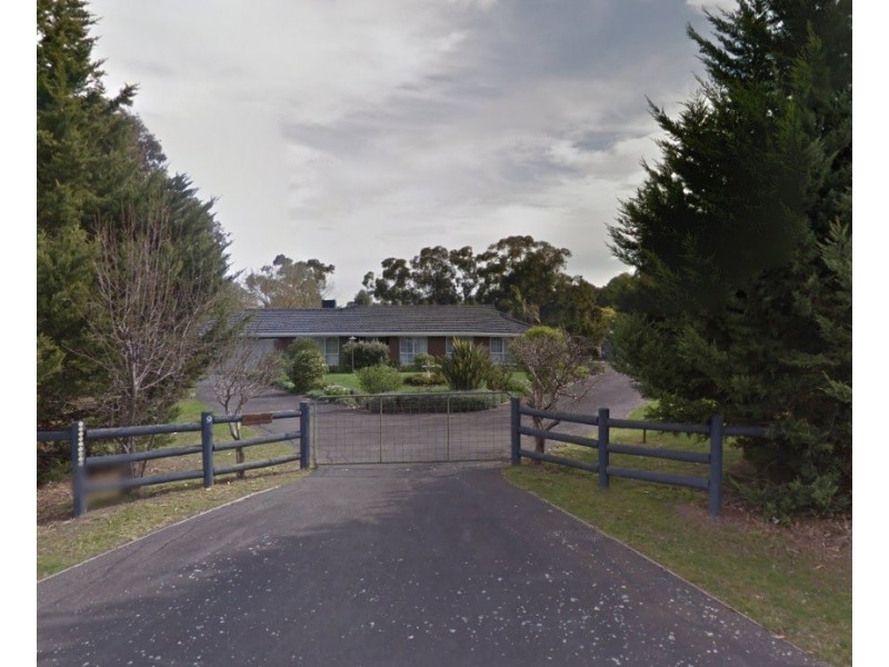 9 Oaktree Drive, Pakenham VIC 3810