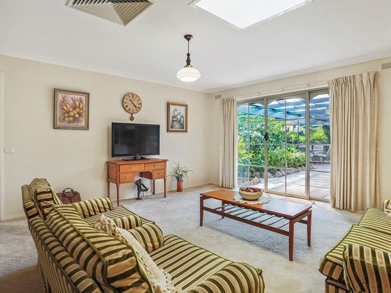 9 Oaktree Drive, Pakenham VIC 3810