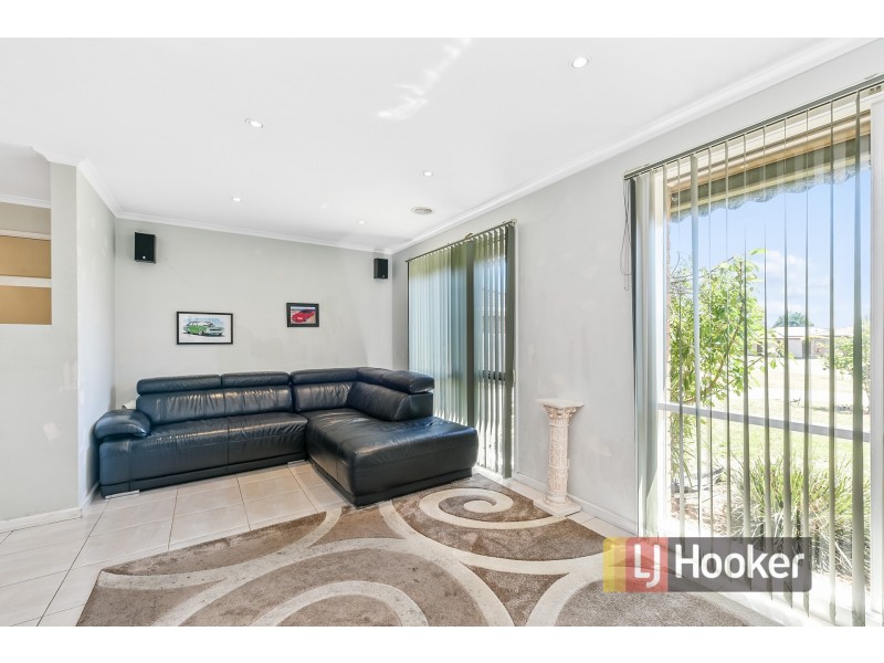 12 Haughton Court, Hampton Park VIC 3976