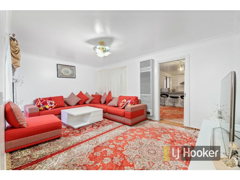 33 Amber Drive, Hampton Park VIC 3976