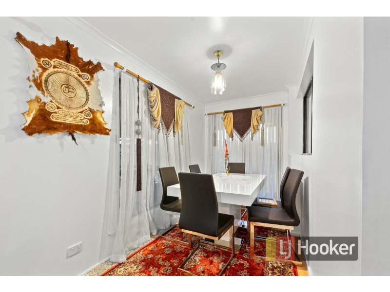 33 Amber Drive, Hampton Park VIC 3976