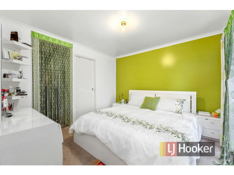 33 Amber Drive, Hampton Park VIC 3976