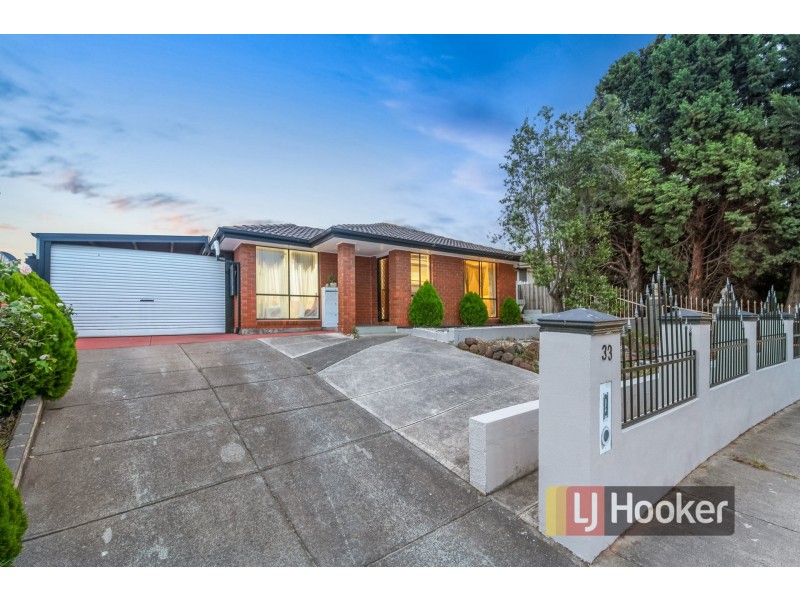 33 Amber Drive, Hampton Park VIC 3976