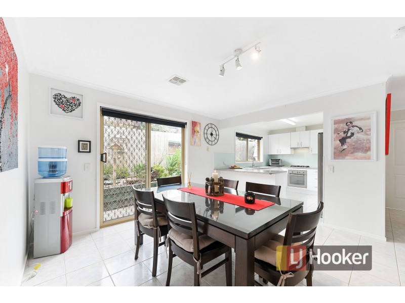 35 Warana Drive, Hampton Park VIC 3976