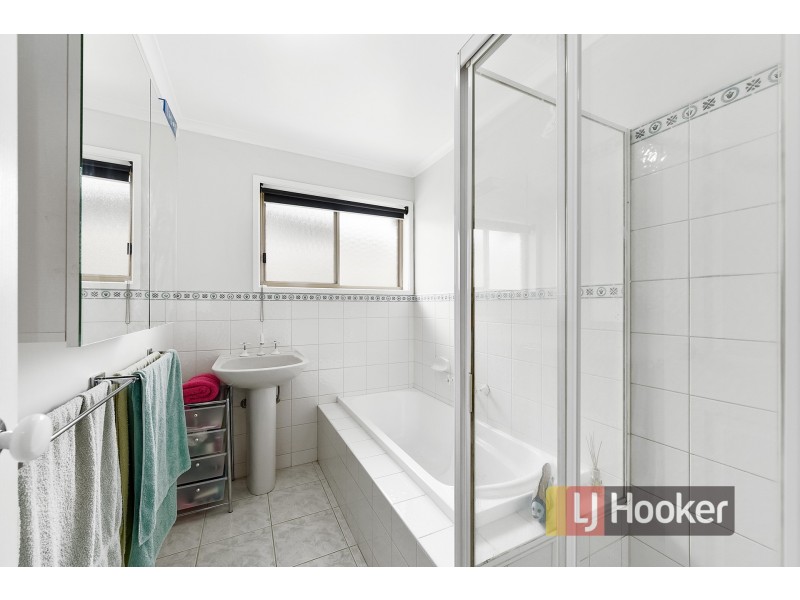 35 Warana Drive, Hampton Park VIC 3976