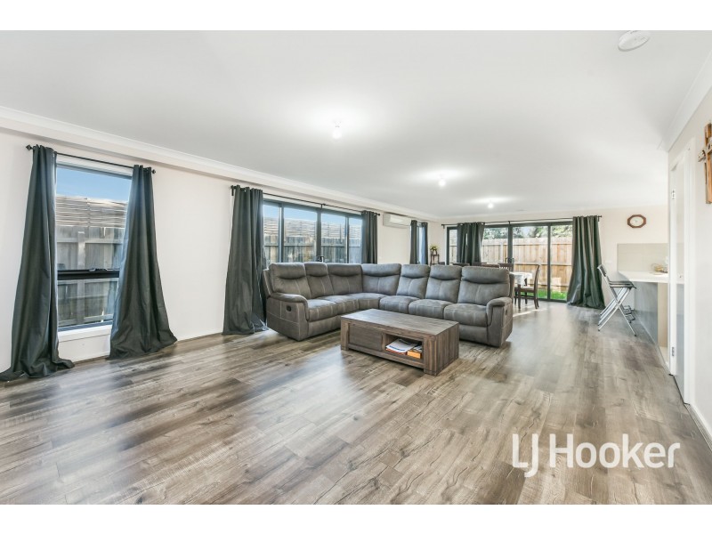 11a Plateau Crescent, Hampton Park VIC 3976