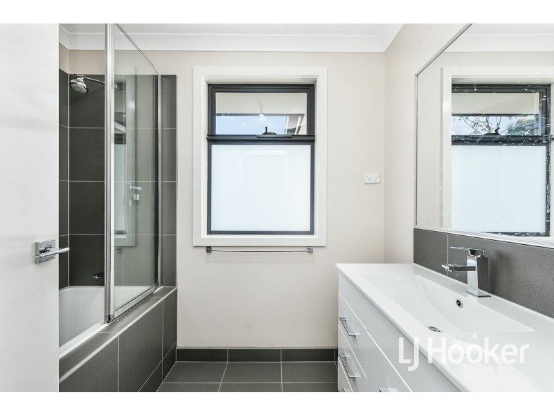 11a Plateau Crescent, Hampton Park VIC 3976