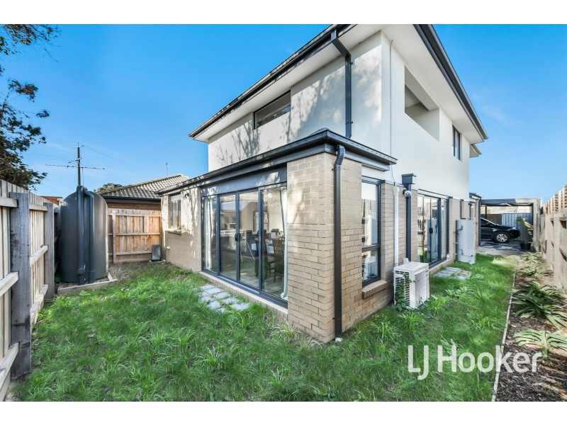 11a Plateau Crescent, Hampton Park VIC 3976