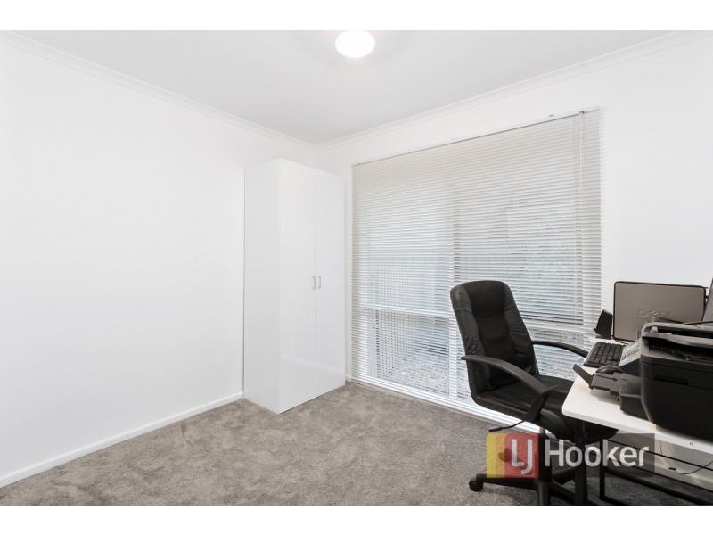 11 Huntington Drive, Hampton Park VIC 3976