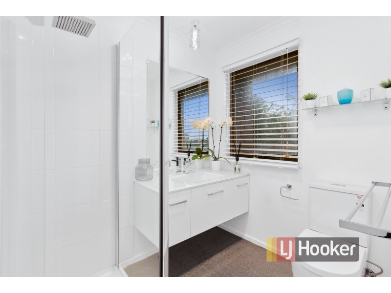 11 Huntington Drive, Hampton Park VIC 3976