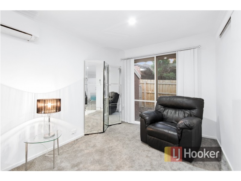 11 Huntington Drive, Hampton Park VIC 3976