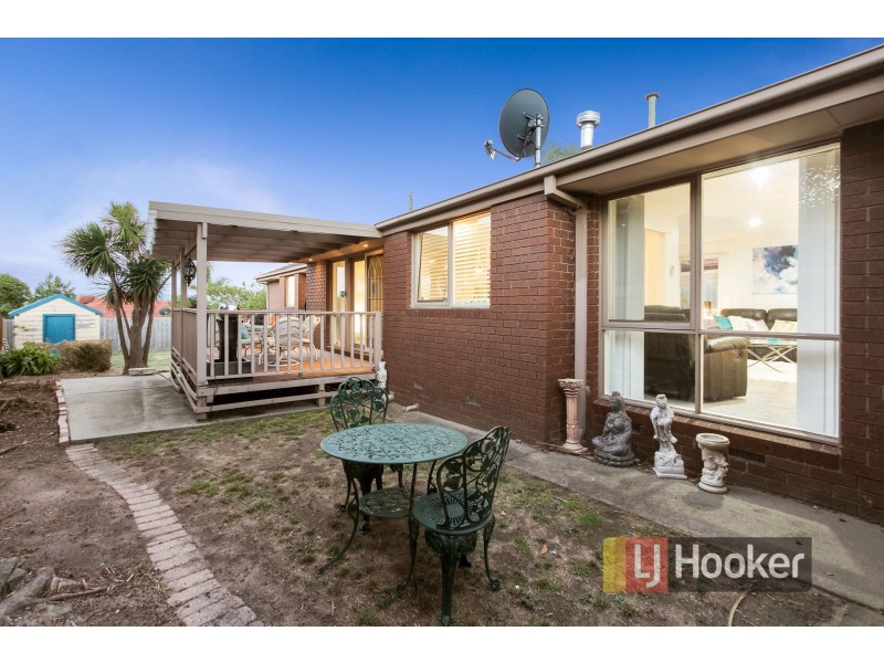 11 Huntington Drive, Hampton Park VIC 3976