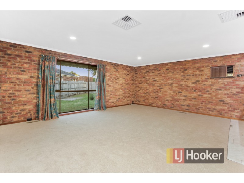 9 Lorraine Court, Hampton Park VIC 3976