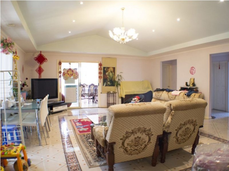 6 Stream Walk, Hallam VIC 3803