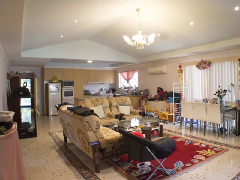 6 Stream Walk, Hallam VIC 3803