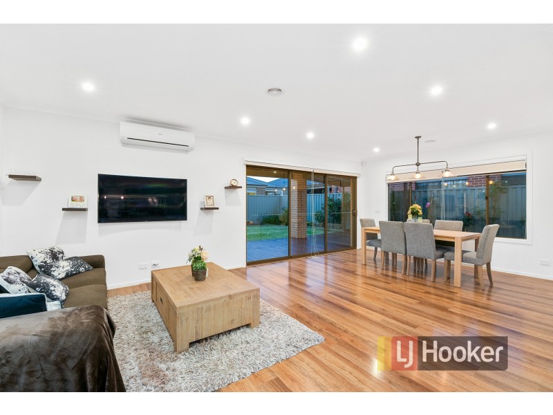 258 Casey Fields Boulevard, Cranbourne East VIC 3977